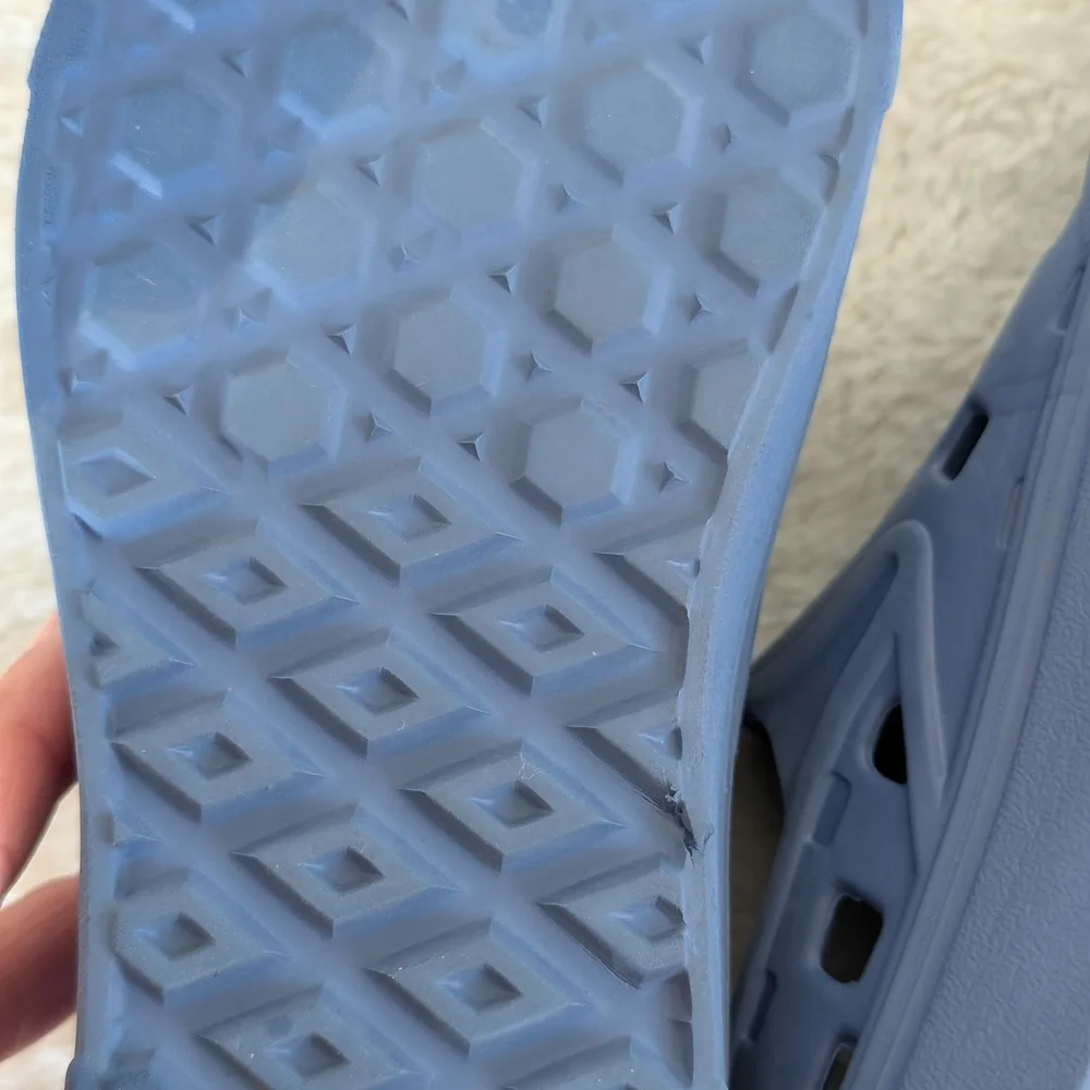 Like New: Vans Slip on Trek Shoes Kids 3